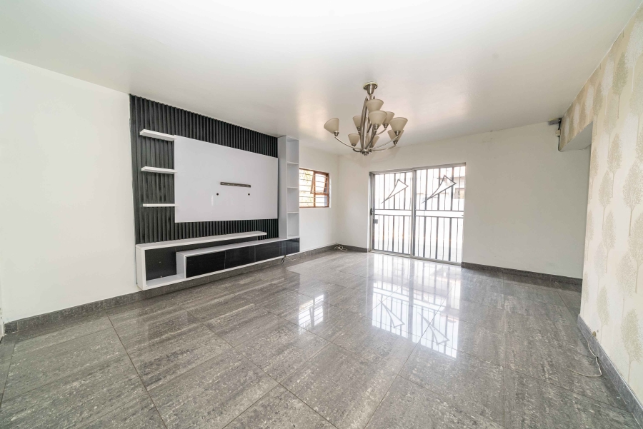 3 Bedroom Property for Sale in Sonneveld Gauteng