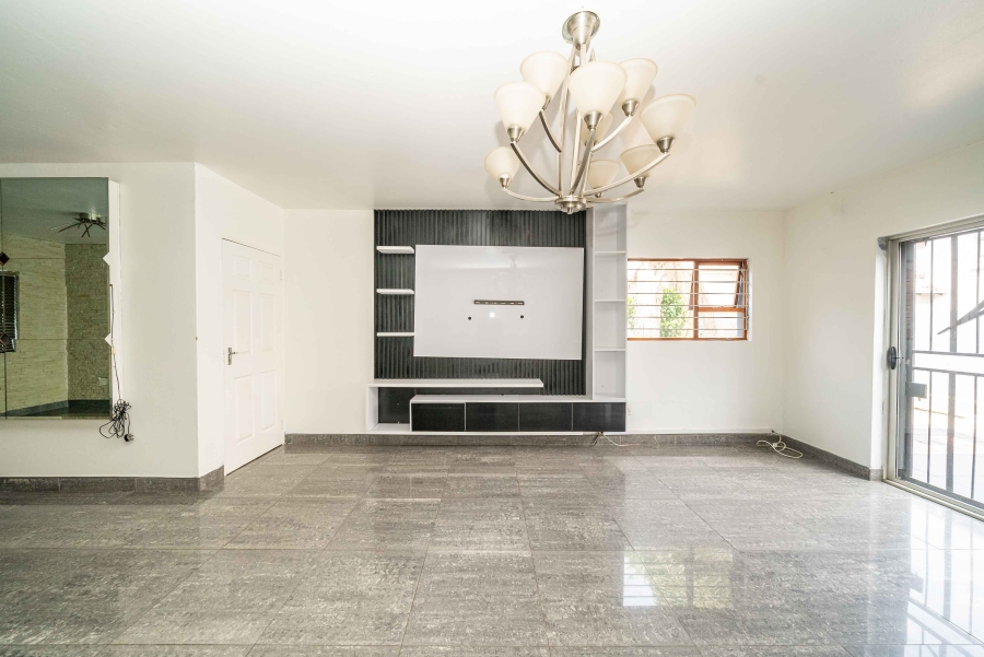 3 Bedroom Property for Sale in Sonneveld Gauteng