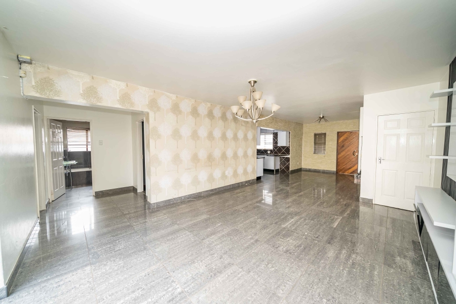 3 Bedroom Property for Sale in Sonneveld Gauteng