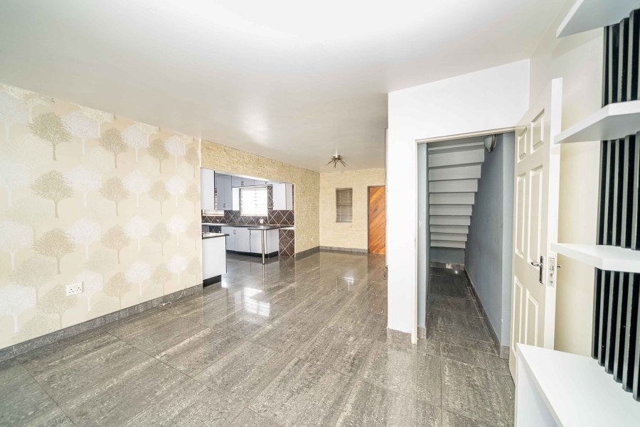 3 Bedroom Property for Sale in Sonneveld Gauteng
