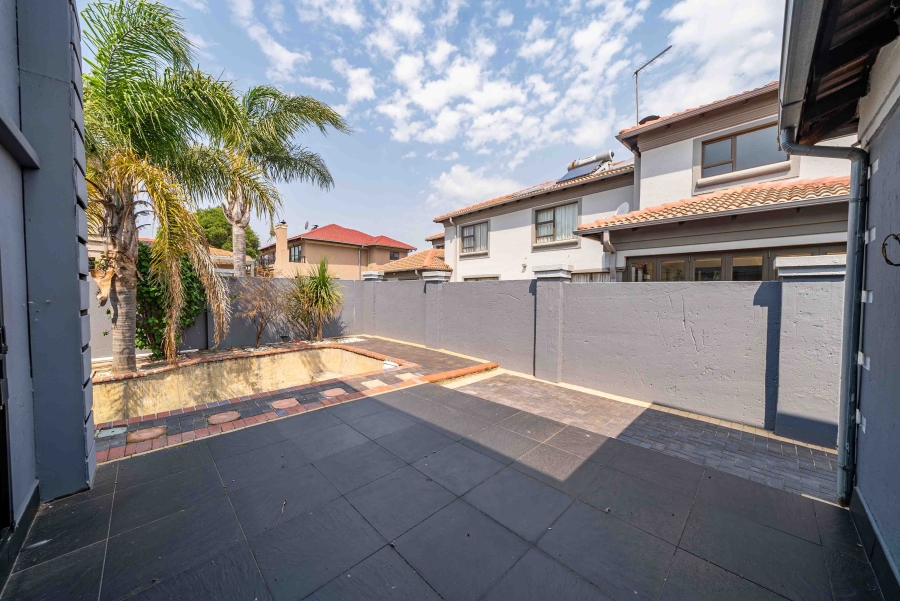 3 Bedroom Property for Sale in Sonneveld Gauteng