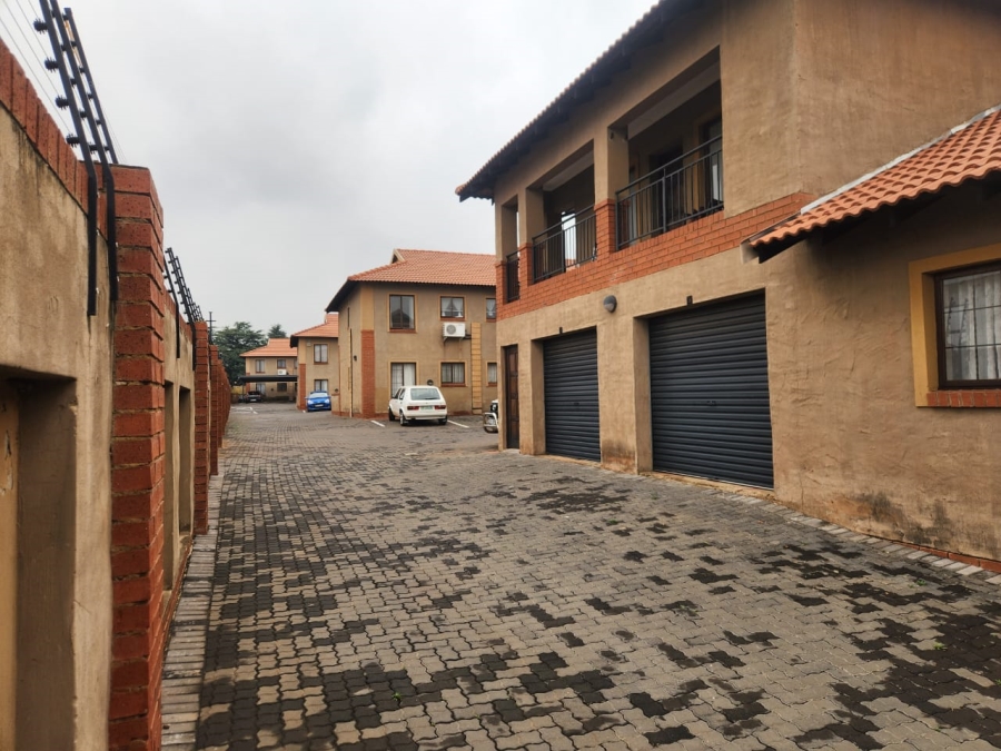 To Let 2 Bedroom Property for Rent in Dalview Gauteng