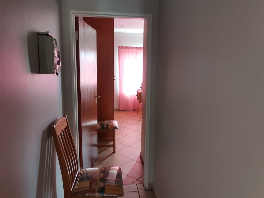 2 Bedroom Property for Sale in Sonneveld Gauteng