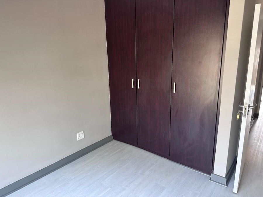 To Let 2 Bedroom Property for Rent in Wendywood Gauteng