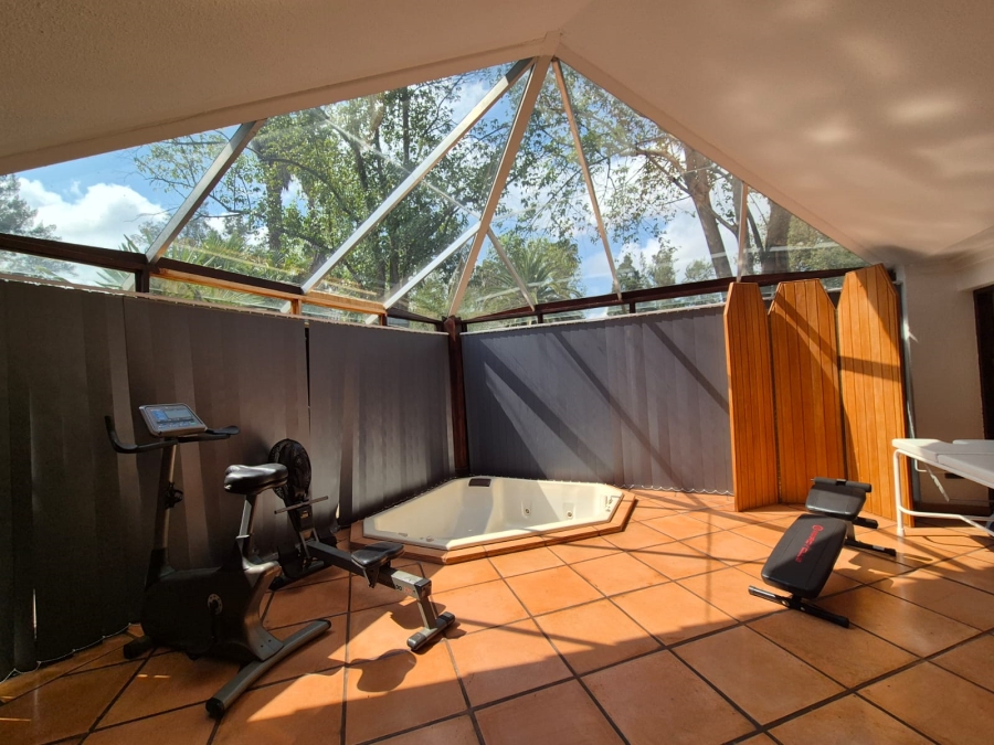 5 Bedroom Property for Sale in Vanwaartshof Gauteng