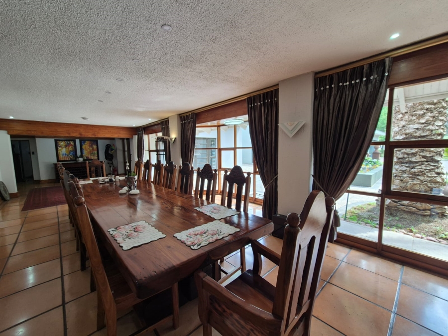5 Bedroom Property for Sale in Vanwaartshof Gauteng
