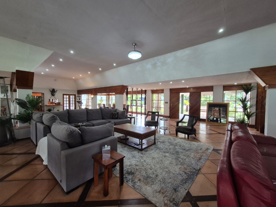 5 Bedroom Property for Sale in Vanwaartshof Gauteng