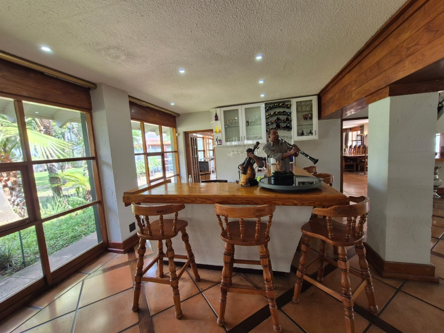 5 Bedroom Property for Sale in Vanwaartshof Gauteng