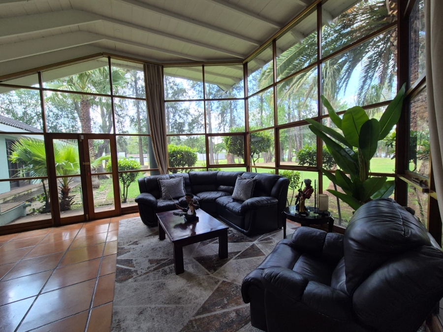 5 Bedroom Property for Sale in Vanwaartshof Gauteng