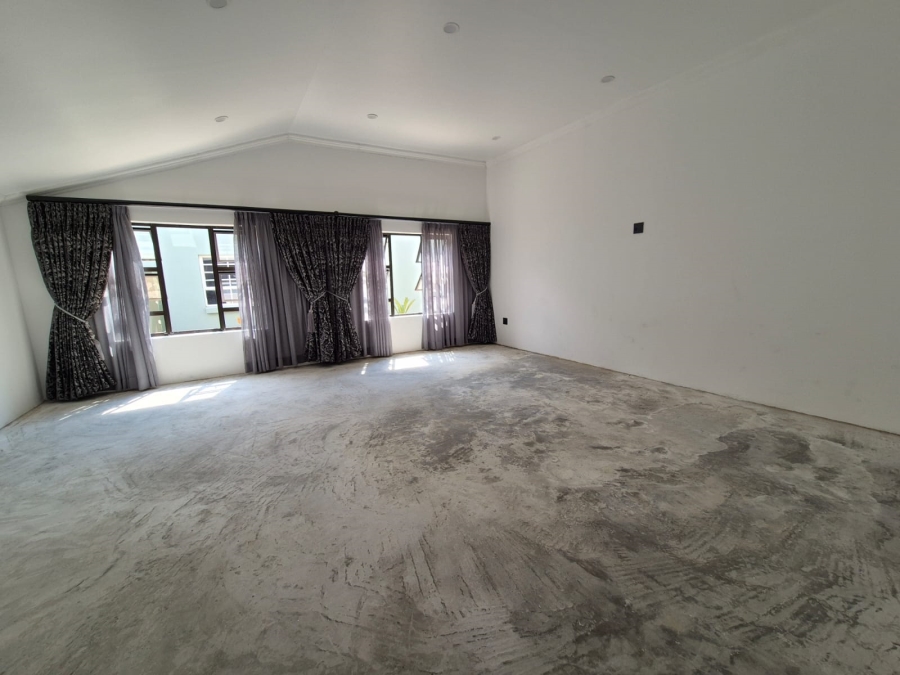 5 Bedroom Property for Sale in Vanwaartshof Gauteng