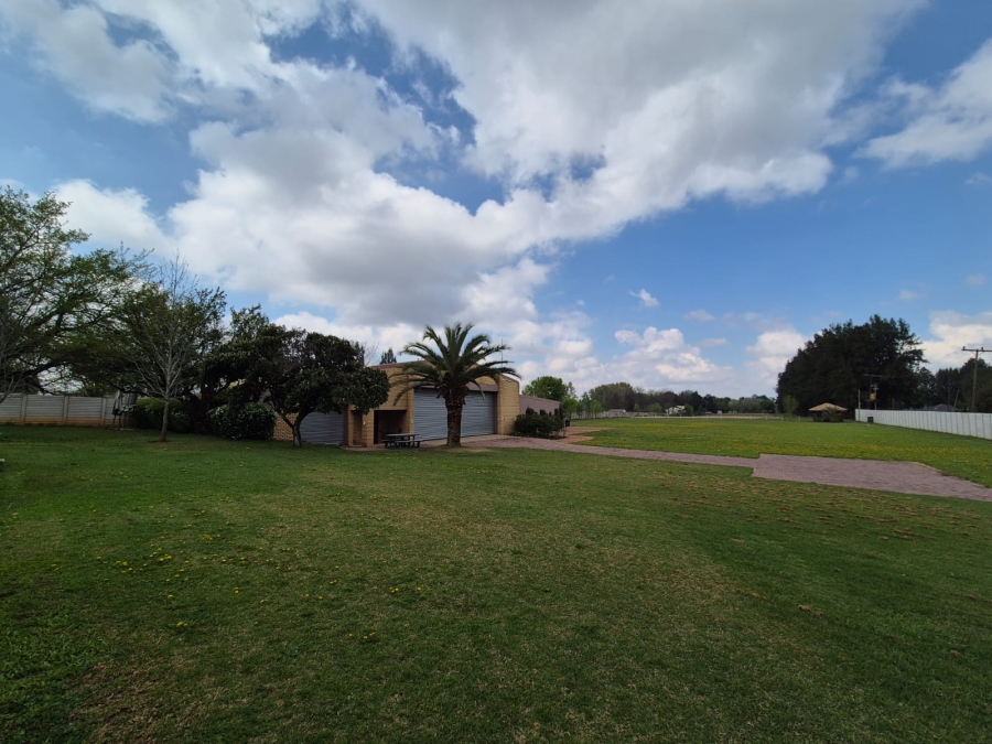 7 Bedroom Property for Sale in Lasiandra Gauteng