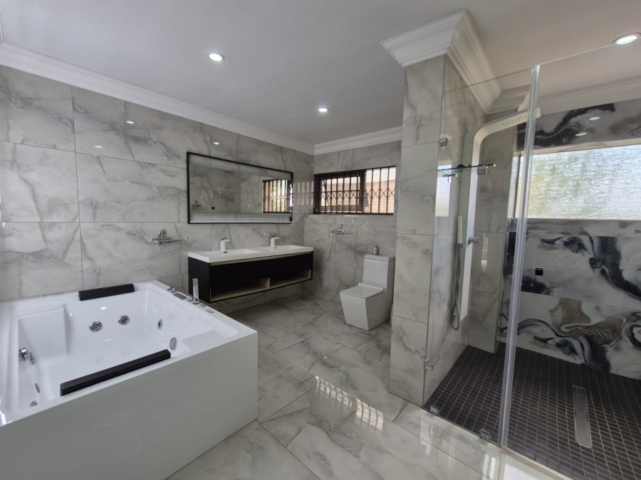 7 Bedroom Property for Sale in Lasiandra Gauteng