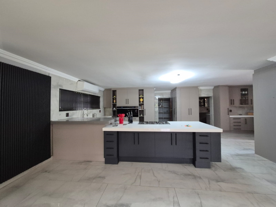 7 Bedroom Property for Sale in Lasiandra Gauteng