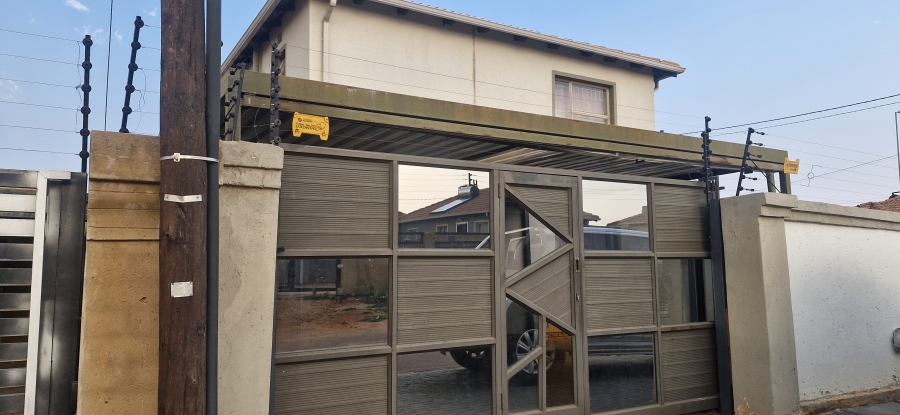 3 Bedroom Property for Sale in Gem Valley Gauteng