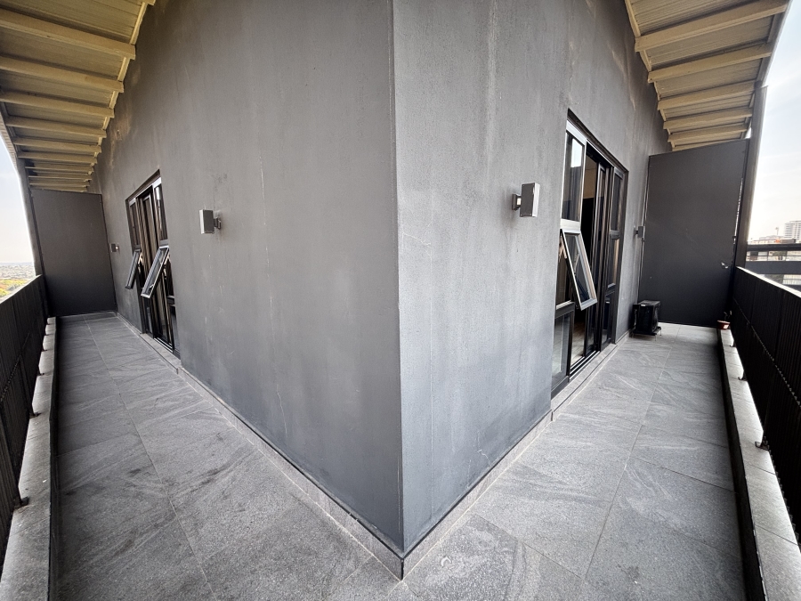 1 Bedroom Property for Sale in Sandown Gauteng