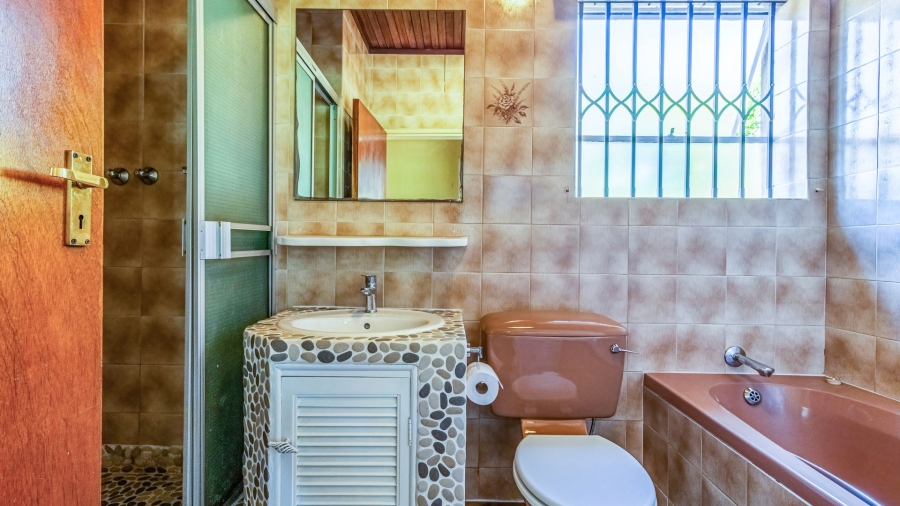 4 Bedroom Property for Sale in Lombardy East Gauteng
