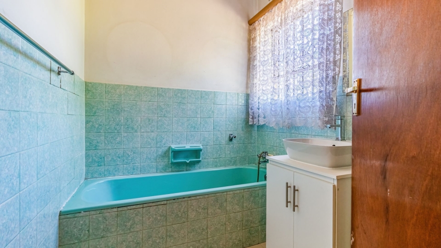4 Bedroom Property for Sale in Lombardy East Gauteng