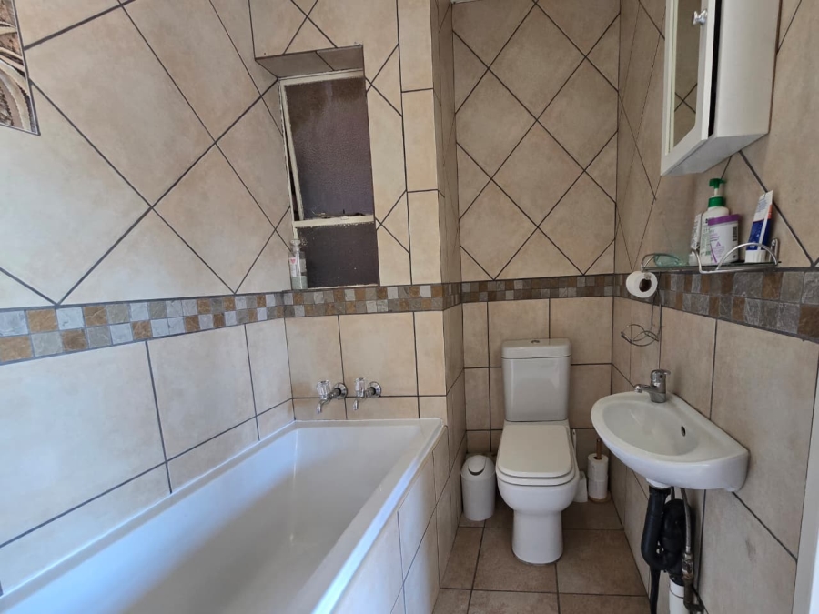 3 Bedroom Property for Sale in New Redruth Gauteng