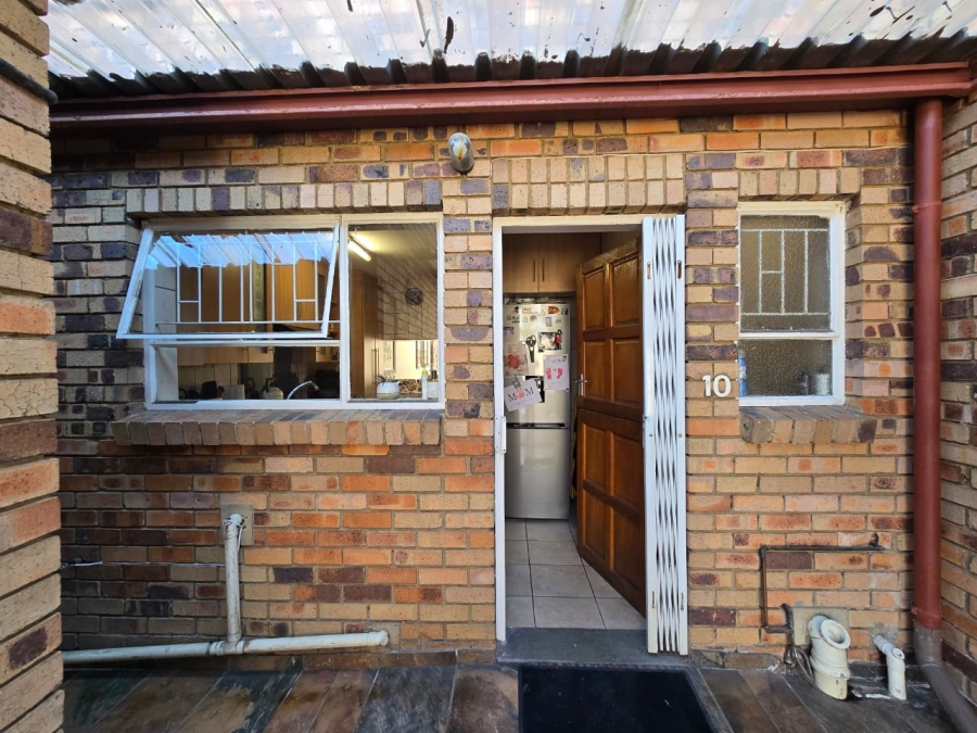3 Bedroom Property for Sale in New Redruth Gauteng