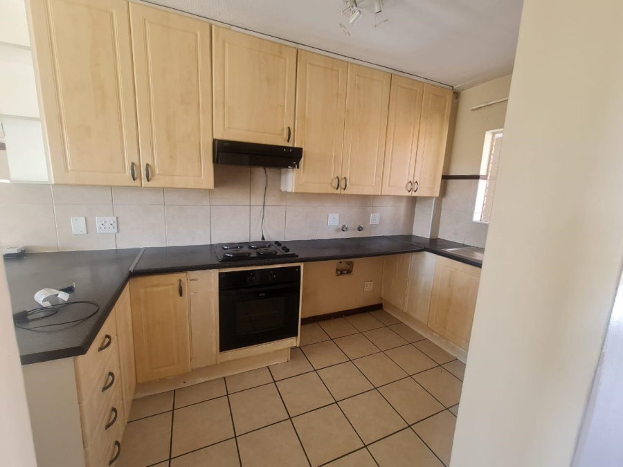 To Let 2 Bedroom Property for Rent in Monavoni Gauteng