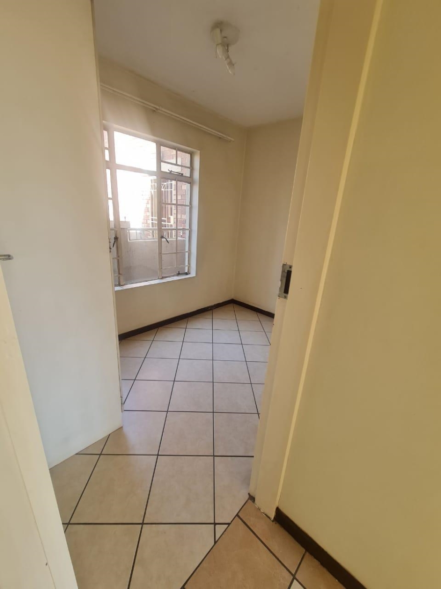 To Let 2 Bedroom Property for Rent in Monavoni Gauteng