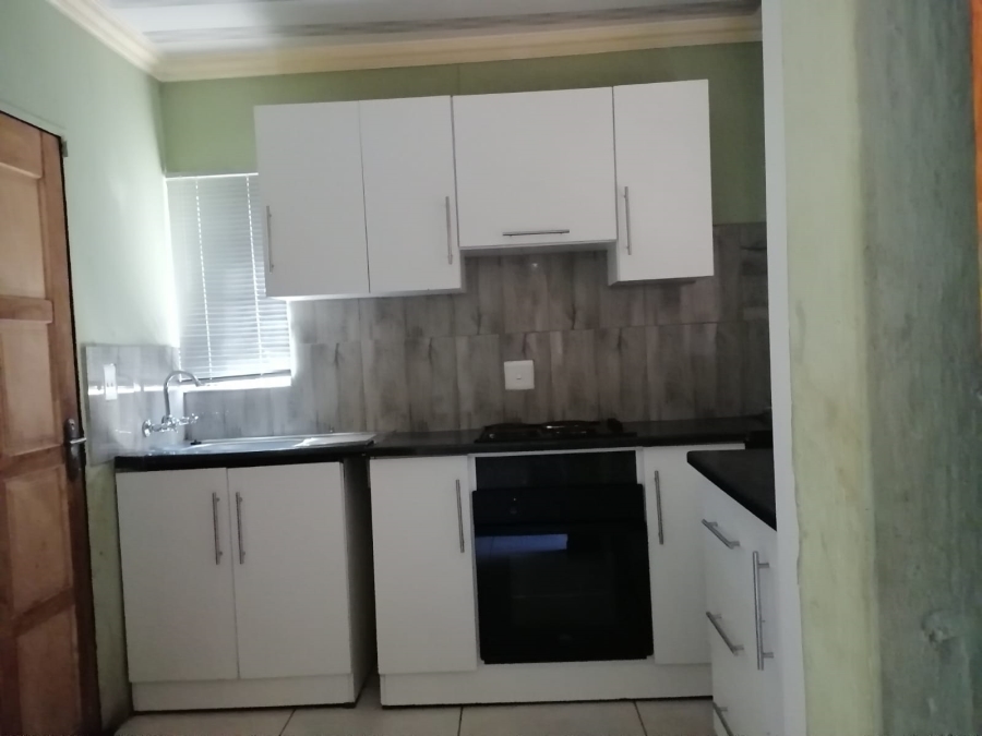 To Let 2 Bedroom Property for Rent in Danville Gauteng