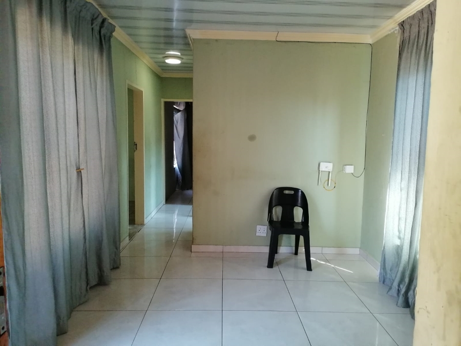 To Let 2 Bedroom Property for Rent in Danville Gauteng