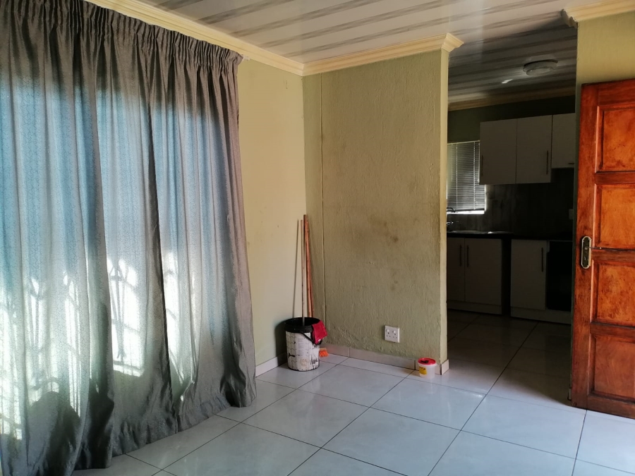 To Let 2 Bedroom Property for Rent in Danville Gauteng