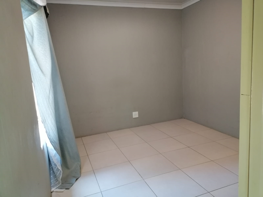 To Let 2 Bedroom Property for Rent in Danville Gauteng