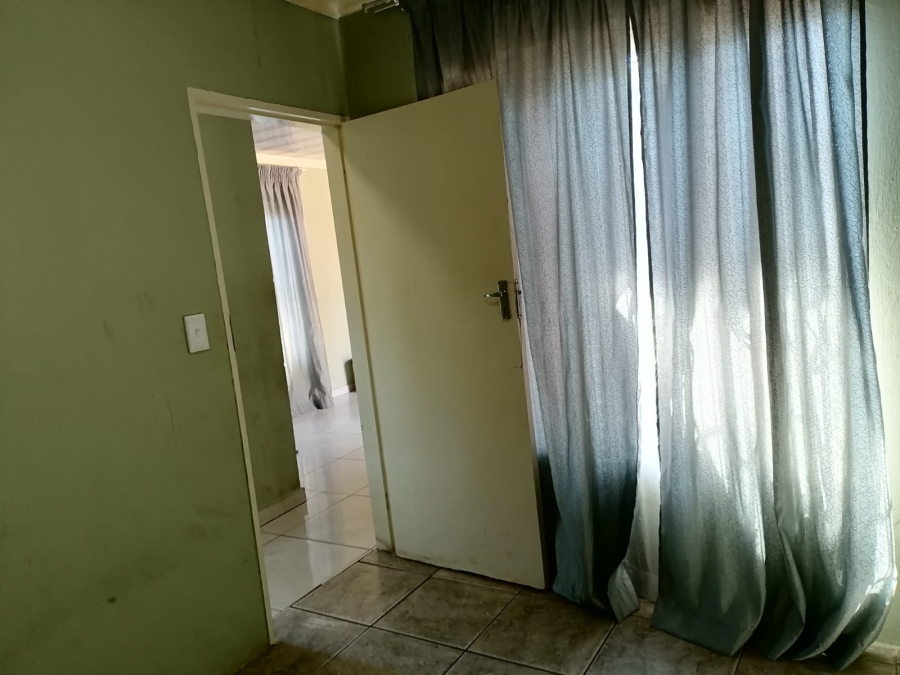 To Let 2 Bedroom Property for Rent in Danville Gauteng