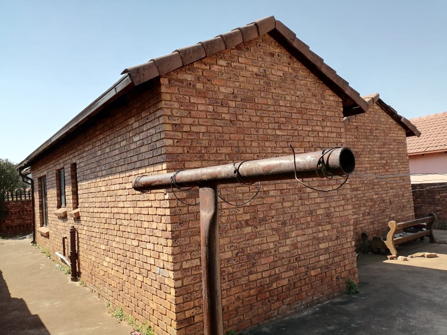 To Let 2 Bedroom Property for Rent in Danville Gauteng