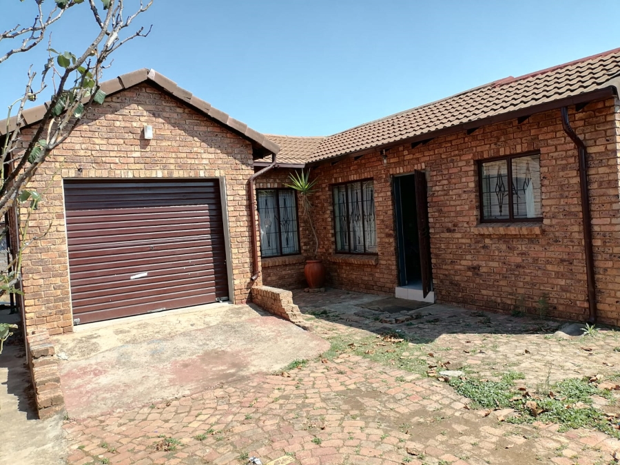 To Let 2 Bedroom Property for Rent in Danville Gauteng