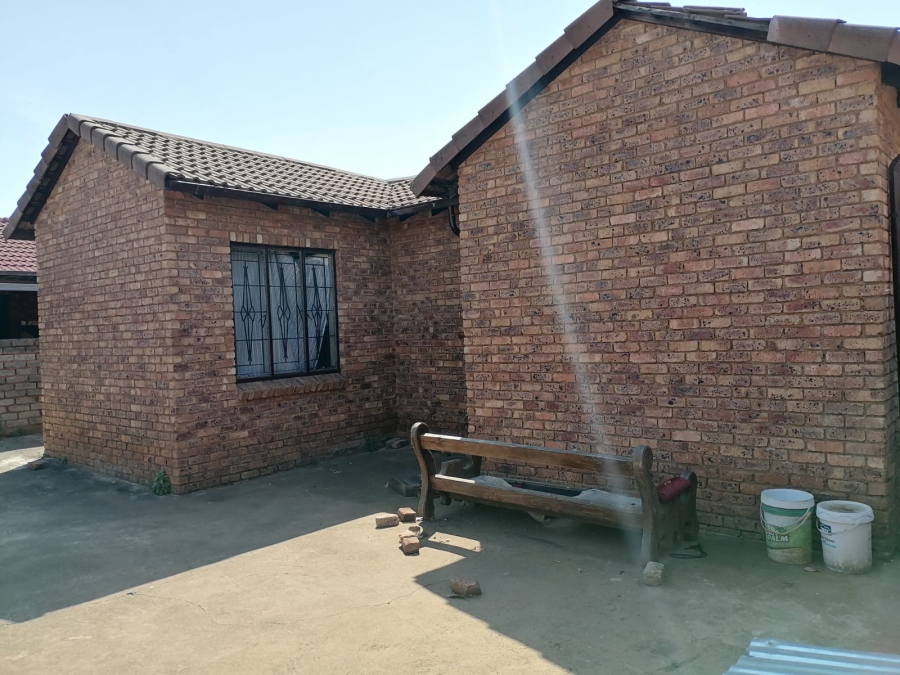 To Let 2 Bedroom Property for Rent in Danville Gauteng