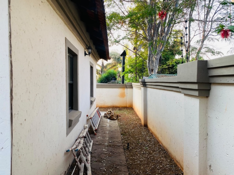 8 Bedroom Property for Sale in Garsfontein Gauteng
