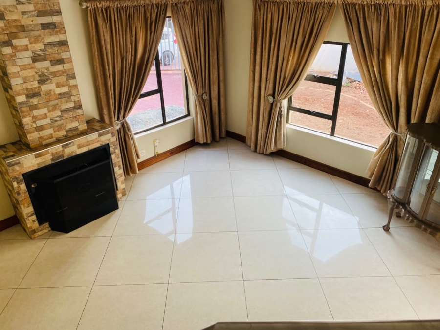 8 Bedroom Property for Sale in Garsfontein Gauteng