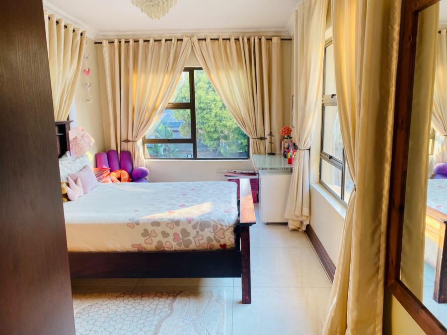 8 Bedroom Property for Sale in Garsfontein Gauteng