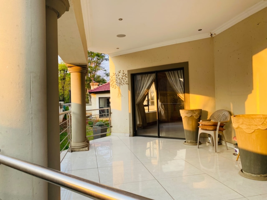 8 Bedroom Property for Sale in Garsfontein Gauteng