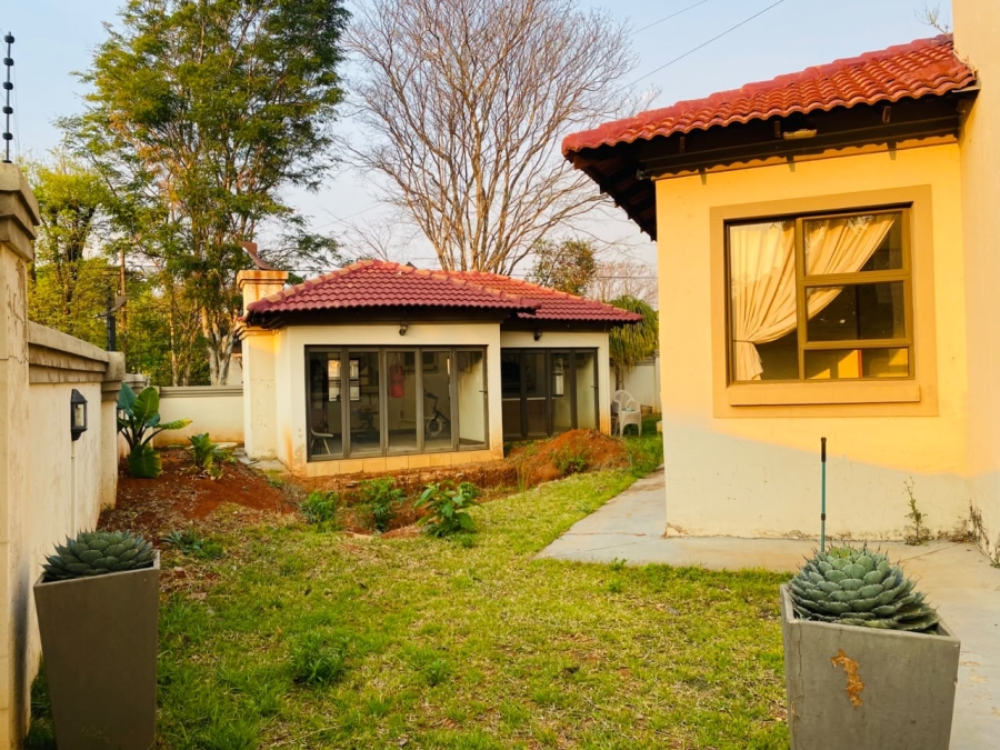 8 Bedroom Property for Sale in Garsfontein Gauteng