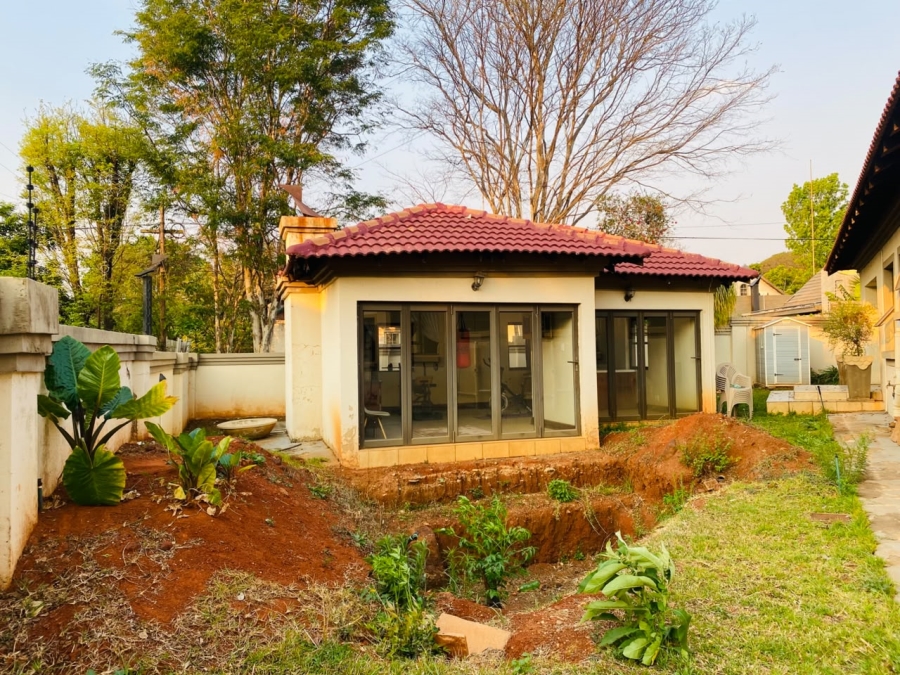 8 Bedroom Property for Sale in Garsfontein Gauteng