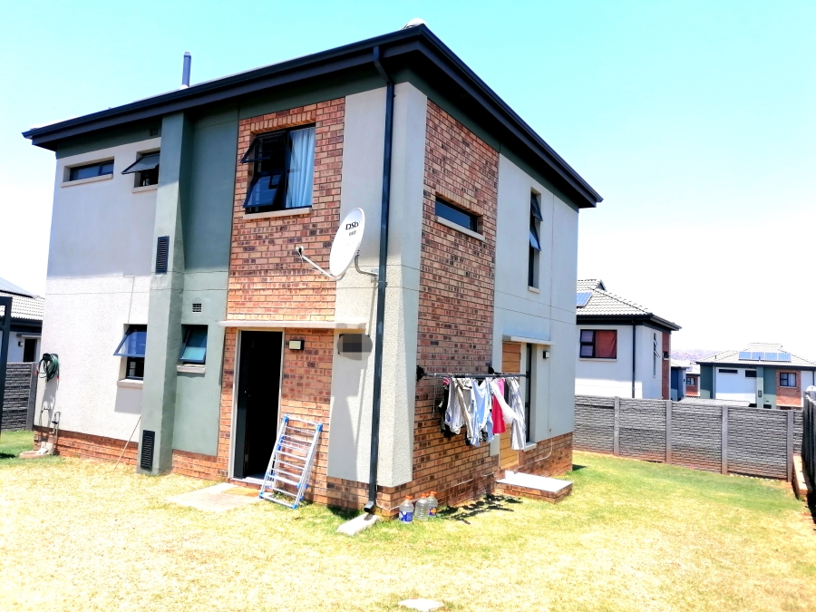 To Let 4 Bedroom Property for Rent in Lotus Gardens Gauteng