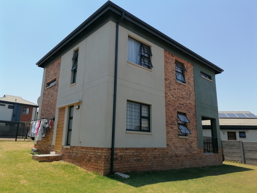 To Let 4 Bedroom Property for Rent in Lotus Gardens Gauteng
