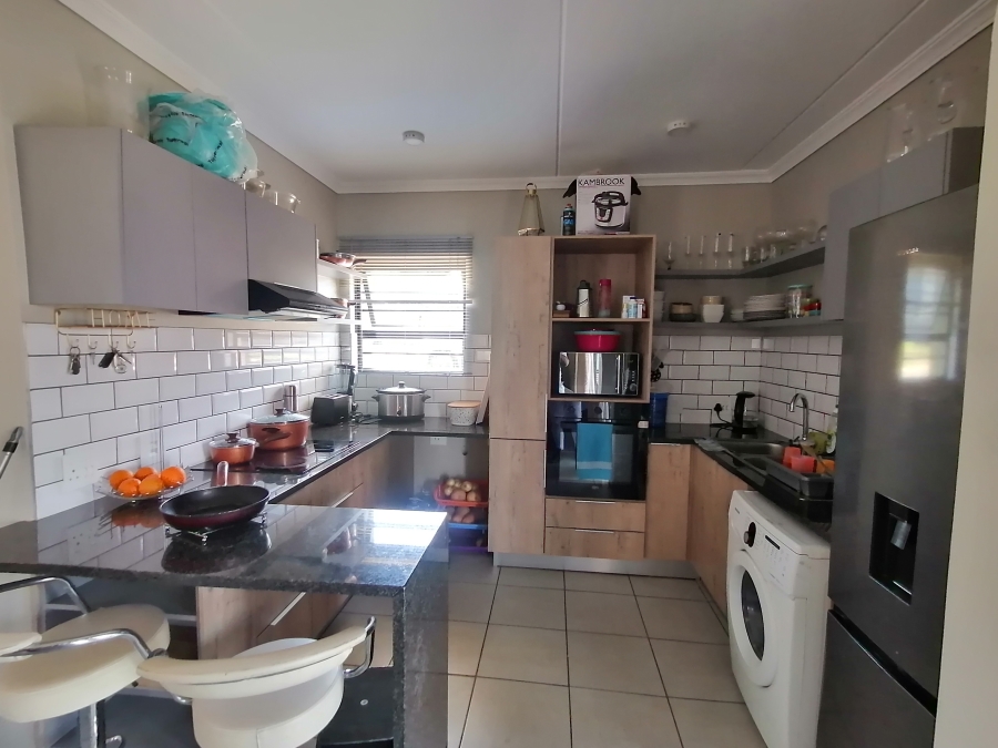 To Let 4 Bedroom Property for Rent in Lotus Gardens Gauteng