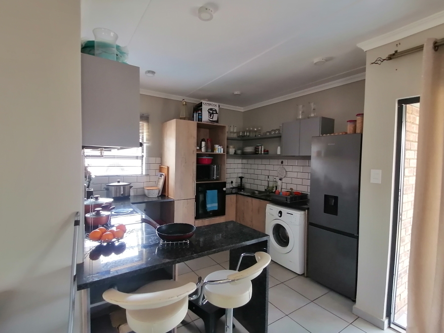 To Let 4 Bedroom Property for Rent in Lotus Gardens Gauteng