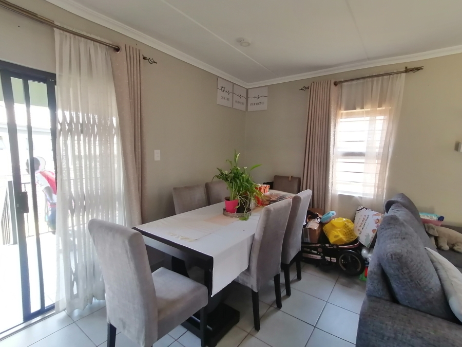 To Let 4 Bedroom Property for Rent in Lotus Gardens Gauteng