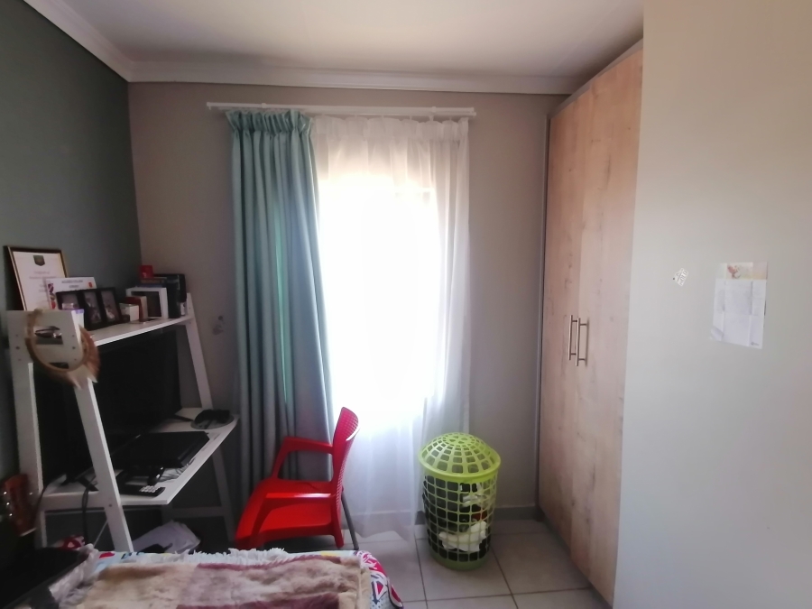 To Let 4 Bedroom Property for Rent in Lotus Gardens Gauteng