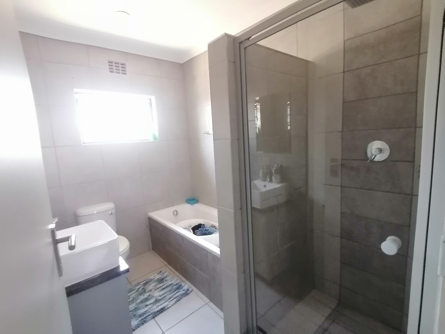 To Let 4 Bedroom Property for Rent in Lotus Gardens Gauteng