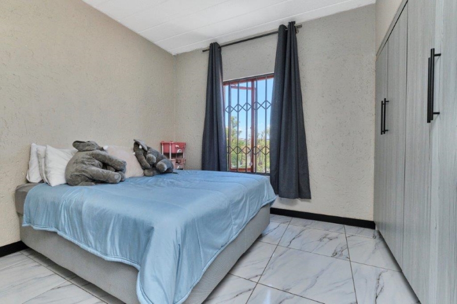 2 Bedroom Property for Sale in Sunninghill Gauteng