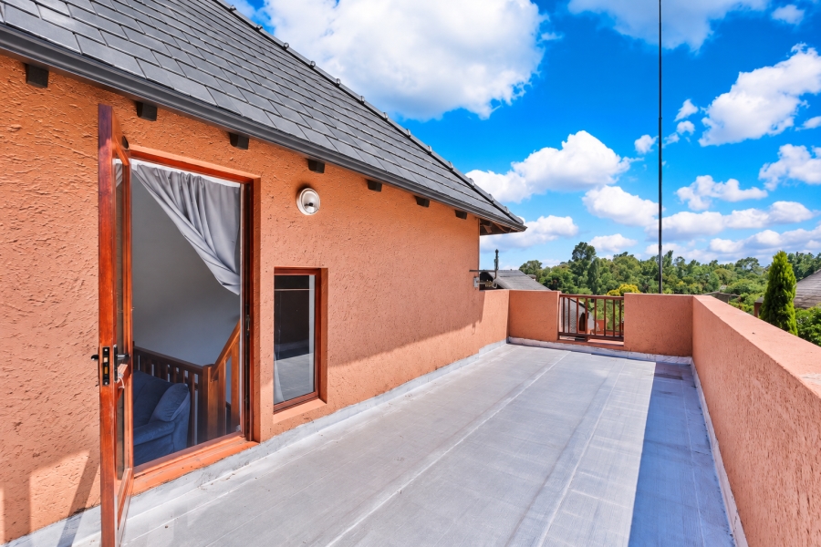 2 Bedroom Property for Sale in Sunninghill Gauteng
