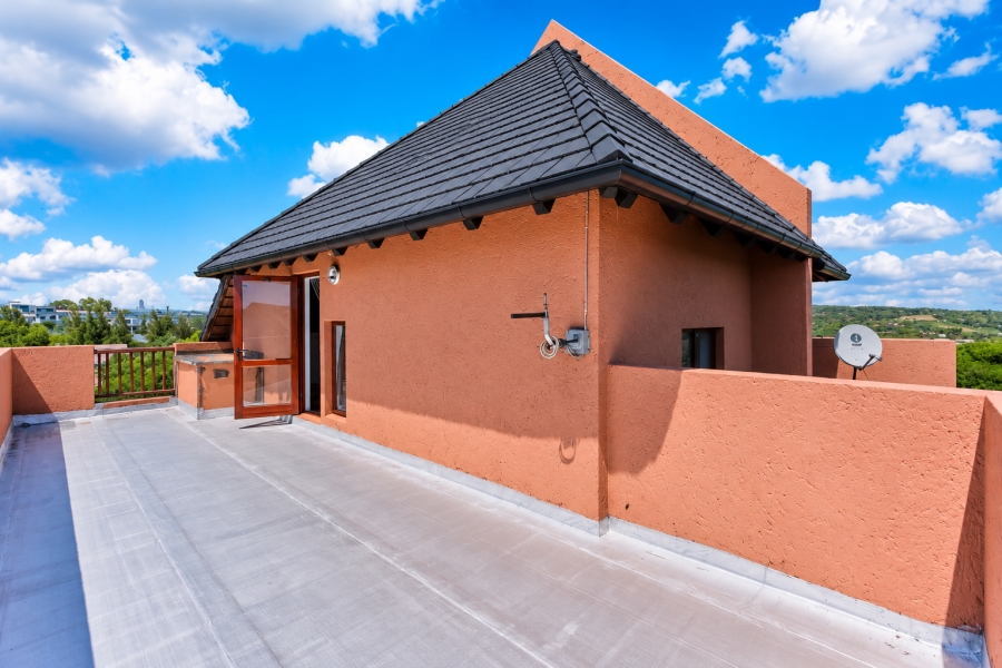 2 Bedroom Property for Sale in Sunninghill Gauteng