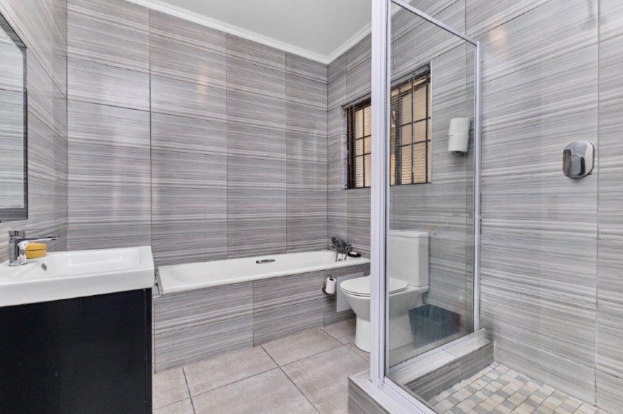 3 Bedroom Property for Sale in Sunninghill Gauteng